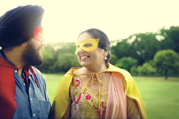 Hint çift süper kahraman kostümleri — Stok fotoğraf