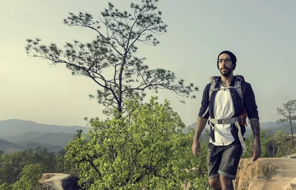 年轻男性的旅行者 — 图库照片