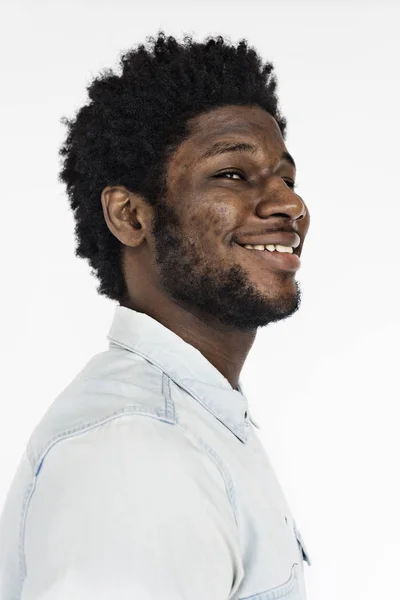 Africano hombre posando en estudio —  Fotos de Stock