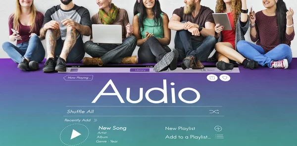 Dijital aygıtlar kullanan insanlar 