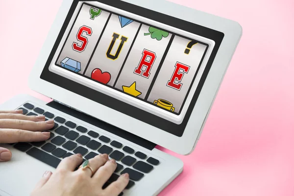 Woman working on laptop — Stock Photo, Image