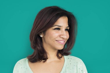 kadın stüdyoda poz