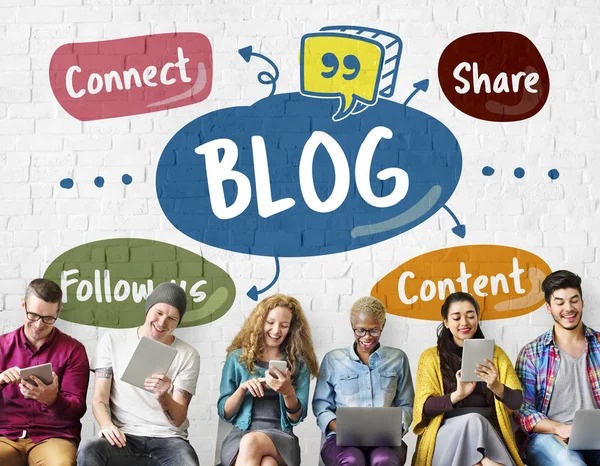 Dijital aygıtlar kullanan insanlar