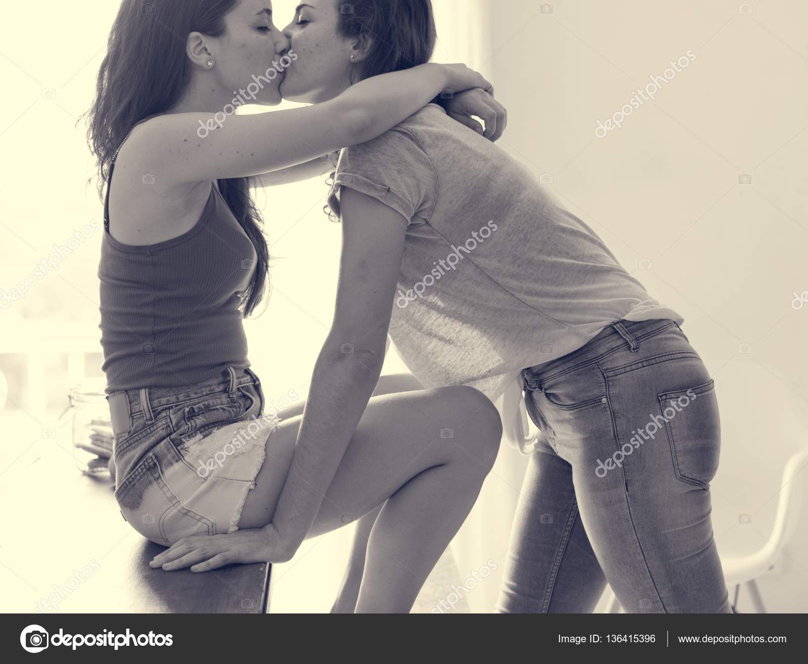 Lesbian Sensual Kissing