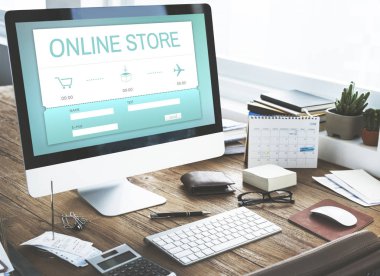 Bilgisayarda ofis çalışma masası