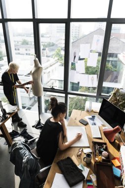  moda tasarımcıları Showroom çalışma