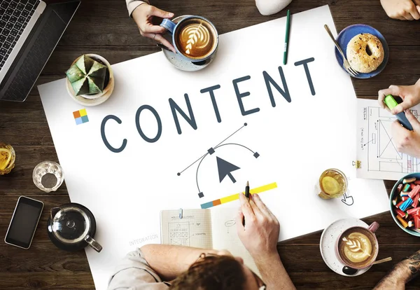 toplantıda çeşitli insanlar