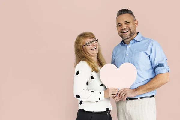 Casal bonito no estúdio — Fotografia de Stock