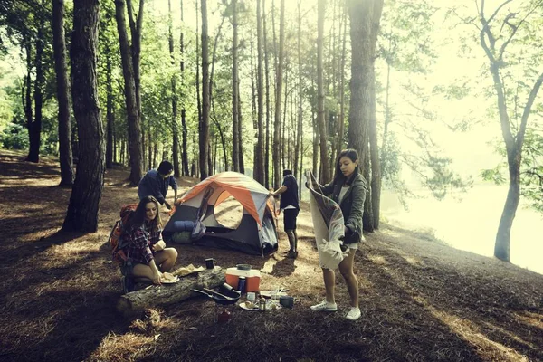 Young Friends Traveling — Stock Photo, Image