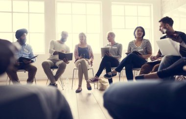 Office toplantıda insanlar