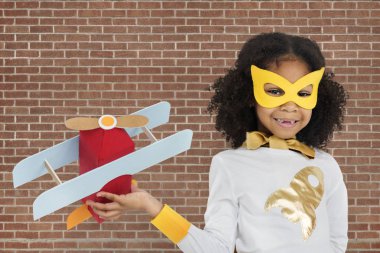Afrikalı kız kostüm süper kahraman