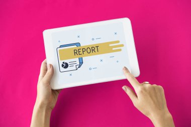 insan elinden tutarak dijital tablet