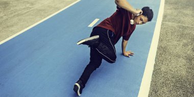 adam dans breakdance