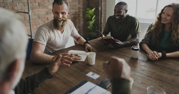 Pessoas na reunião em exercício — Fotografia de Stock