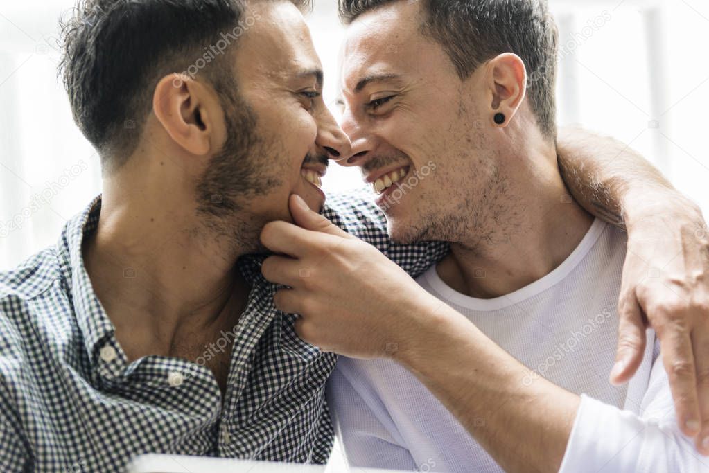 Homosexuell Paar verliebt — Stockfoto © Rawpixel #136421814
