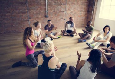 Joga yapan insanlar 