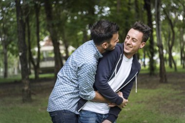 Aşık eşcinsel çift 