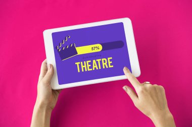 Dijital tablet ellerinde 