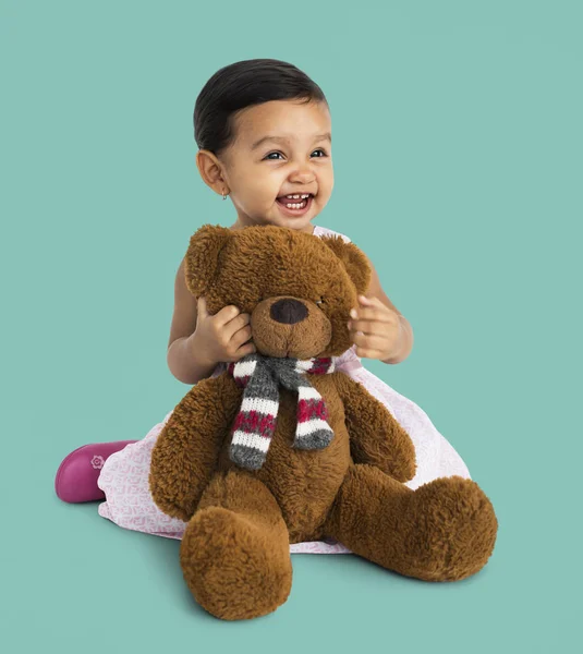 Meisje met teddybeer — Stockfoto