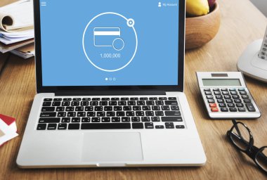 Tablo açılan laptop