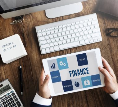 iş kişi dijital tablet kullanma