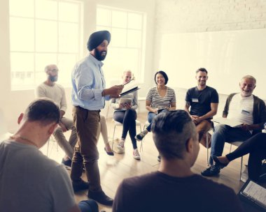 Office toplantıda insanlar