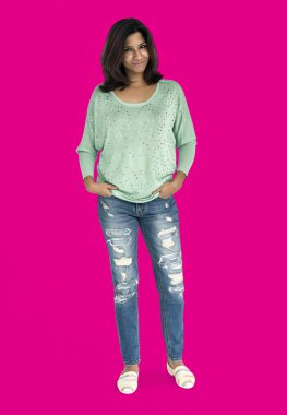 kadın stüdyoda poz