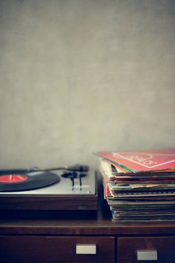 Vinil taşınabilir müzik çalar ve kayıtları
