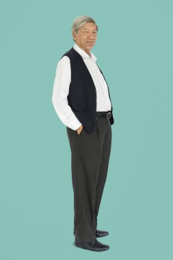 Senior studio poz adam