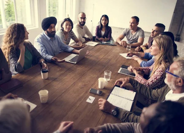 Pessoas na reunião em exercício — Fotografia de Stock