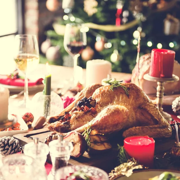 Mesa con cena de Navidad — Foto de Stock