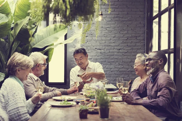 Senior pensioen ontmoeten — Stockfoto