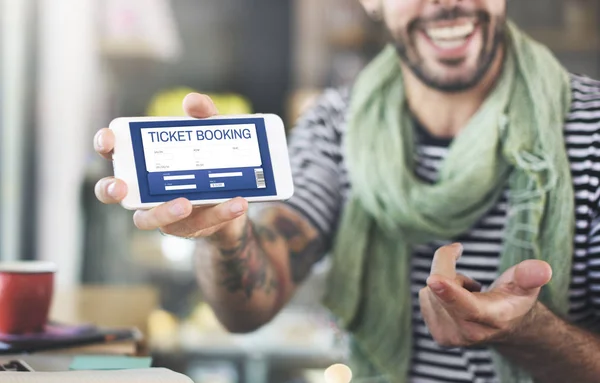 Man showing smartphone — Stock Photo, Image