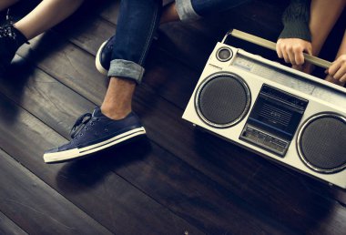 Genç arkadaş radyo grubu