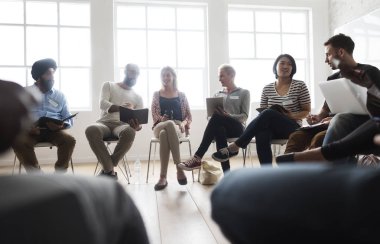 Office toplantıda insanlar