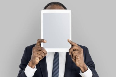 kişi holding dijital tablet 