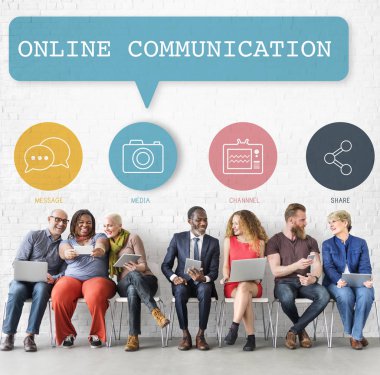 Dijital aygıtlar kullanan insanlar 