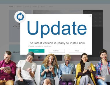 Dijital aygıtlar kullanan insanlar