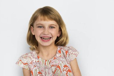 Neşeli kız eğlenmek