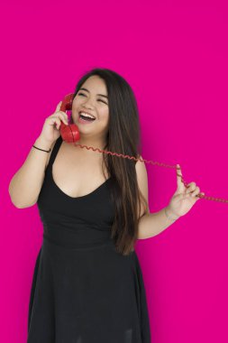 kadın stüdyoda poz