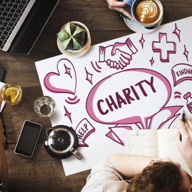 toplantıda çeşitli insanlar