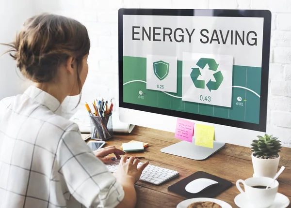 Woman working with computer — Stock Photo, Image