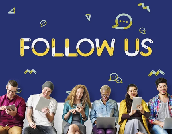 Dijital aygıtlar kullanan insanlar