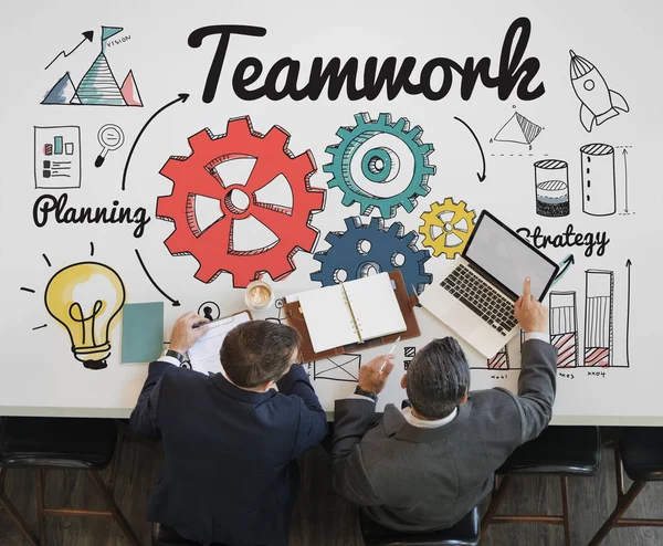 Przedsiębiorców pracując razem — Zdjęcie stockowe
