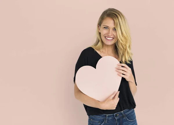 Alegre mujer caucásica en estudio — Foto de Stock