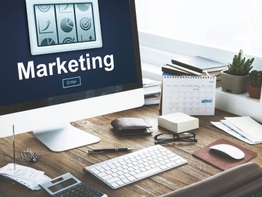 bilgisayar monitöründe çalışma alanı tablosu
