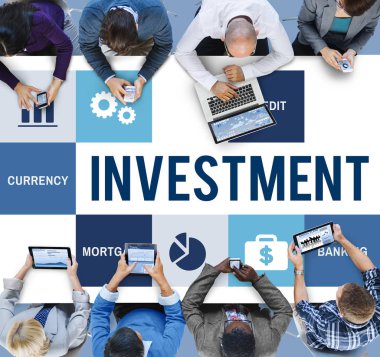 Dijital cihazlar çok ırklı insanlarla.