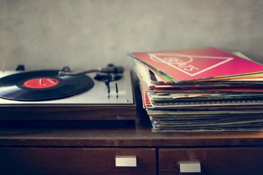 Vinil taşınabilir müzik çalar ve kayıtları