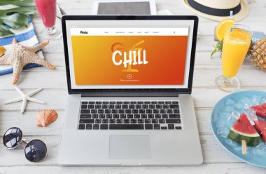 bilgi ile çalışan dizüstü bilgisayar