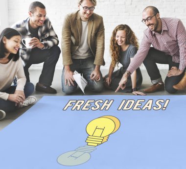 tasarımcılar poster ile çalışma 